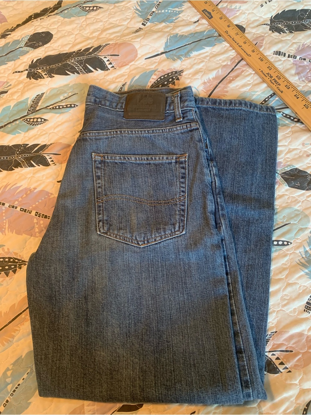 Lee Men's Straight Leg Jeans in Medium Blue Denim